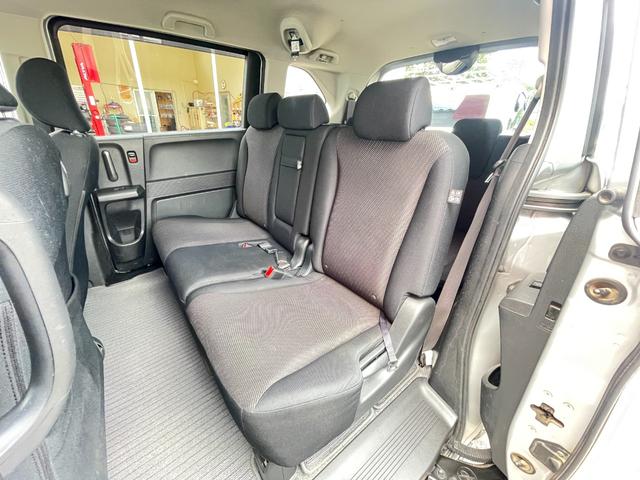 フリードハイブリッド ジャストセレクション　社外ナビ　ＴＶ　ＤＶＤ　エンスタ　ＥＴＣ　スマートキー　片側パワースライドドア　ＨＩＤライト　７人乗　横滑り防止装置　内外装クリーニング済（38枚目）