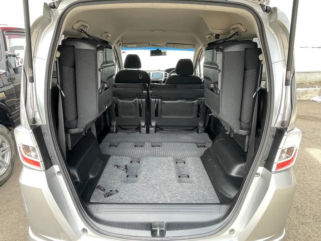 フリードハイブリッド ジャストセレクション　社外ナビ　ＴＶ　ＤＶＤ　エンスタ　ＥＴＣ　スマートキー　片側パワースライドドア　ＨＩＤライト　７人乗　横滑り防止装置　内外装クリーニング済（45枚目）