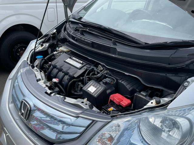 フリードハイブリッド ジャストセレクション　社外ナビ　ＴＶ　ＤＶＤ　エンスタ　ＥＴＣ　スマートキー　片側パワースライドドア　ＨＩＤライト　７人乗　横滑り防止装置　内外装クリーニング済（51枚目）