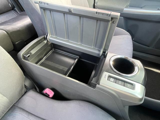 プリウスアルファ Ｇ　ＬＥＤヘッドライト　純正ナビ　ワンセグＴＶ　Ｂｌｕｅｔｏｏｔｈ　バックカメラ　ＥＴＣ　スマートキー　フォグランプ　クルーズコントロール　オートエアコン　内外装クリーニング済（25枚目）