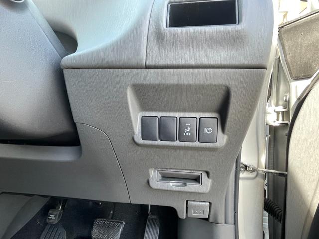 プリウスアルファ Ｇ　ＬＥＤヘッドライト　純正ナビ　ワンセグＴＶ　Ｂｌｕｅｔｏｏｔｈ　バックカメラ　ＥＴＣ　スマートキー　フォグランプ　クルーズコントロール　オートエアコン　内外装クリーニング済（27枚目）