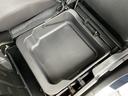 助手席下小物入れ