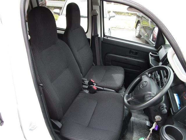ハイゼットカーゴ ＤＸ　ＳＡＩＩＩ　４ＷＤ　衝突軽減ブレーキ　ＬＥＤヘッドランプ　ＥＴＣ　オートライト　横滑り防止装置　アイドリングストップ　ライトレベライザー　オーバーヘッドコンソール　スピーカー内臓ＡＭＦＭラジオ（17枚目）