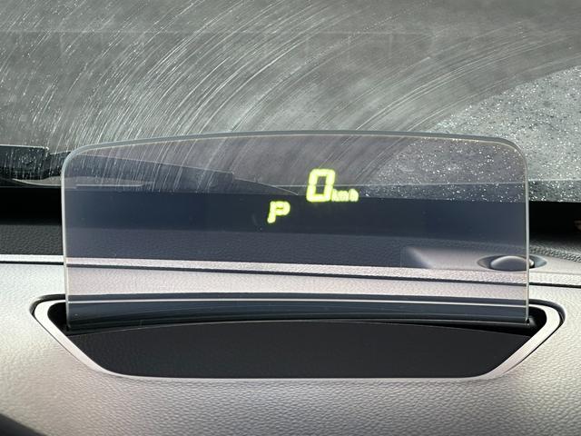 ワゴンRスティングレー ハイブリッドT 4WDターボ スズキセーフティ 社外ナビゲーション Bluetooth 社外ドライブレコーダー ヘッドアップディスプレー クルーズコントロール ETC 前席シートヒーター 純正15インチアルミ(9枚目)