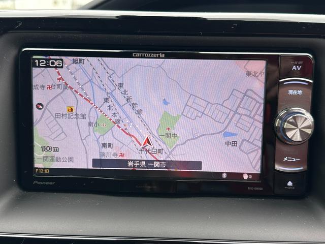 ノア Ｘ　４ＷＤ　衝突軽減ブレーキ　両側パワースライドドア　社外ナビゲーション　フリップダウンモニター　ＤＶＤ再生可能　Ｂｌｕｅｔｏｏｔｈ　バックカメラ　ＥＴＣ　社外エンジンスターター　ワイパーデアイサー（4枚目）