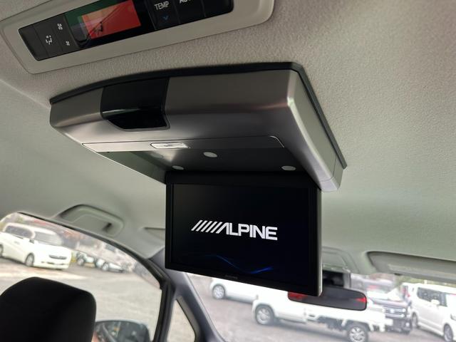 ノア Ｘ　４ＷＤ　衝突軽減ブレーキ　両側パワースライドドア　社外ナビゲーション　フリップダウンモニター　ＤＶＤ再生可能　Ｂｌｕｅｔｏｏｔｈ　バックカメラ　ＥＴＣ　社外エンジンスターター　ワイパーデアイサー（7枚目）