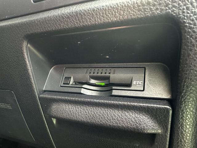 ノア Ｘ　４ＷＤ　衝突軽減ブレーキ　両側パワースライドドア　社外ナビゲーション　フリップダウンモニター　ＤＶＤ再生可能　Ｂｌｕｅｔｏｏｔｈ　バックカメラ　ＥＴＣ　社外エンジンスターター　ワイパーデアイサー（8枚目）
