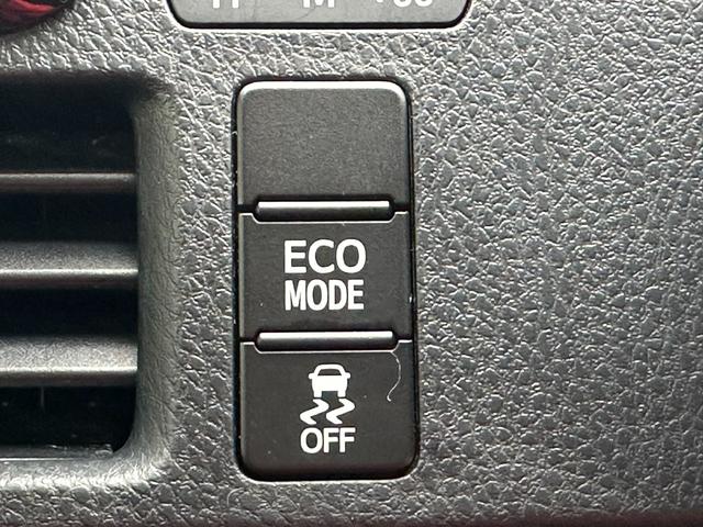 ノア Ｘ　４ＷＤ　衝突軽減ブレーキ　両側パワースライドドア　社外ナビゲーション　フリップダウンモニター　ＤＶＤ再生可能　Ｂｌｕｅｔｏｏｔｈ　バックカメラ　ＥＴＣ　社外エンジンスターター　ワイパーデアイサー（17枚目）