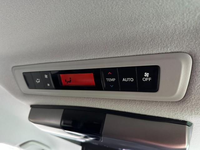 ノア Ｘ　４ＷＤ　衝突軽減ブレーキ　両側パワースライドドア　社外ナビゲーション　フリップダウンモニター　ＤＶＤ再生可能　Ｂｌｕｅｔｏｏｔｈ　バックカメラ　ＥＴＣ　社外エンジンスターター　ワイパーデアイサー（20枚目）