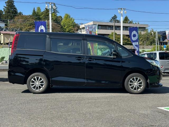 ノア Ｘ　４ＷＤ　衝突軽減ブレーキ　両側パワースライドドア　社外ナビゲーション　フリップダウンモニター　ＤＶＤ再生可能　Ｂｌｕｅｔｏｏｔｈ　バックカメラ　ＥＴＣ　社外エンジンスターター　ワイパーデアイサー（24枚目）