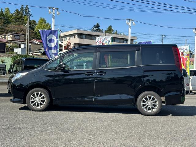 ノア Ｘ　４ＷＤ　衝突軽減ブレーキ　両側パワースライドドア　社外ナビゲーション　フリップダウンモニター　ＤＶＤ再生可能　Ｂｌｕｅｔｏｏｔｈ　バックカメラ　ＥＴＣ　社外エンジンスターター　ワイパーデアイサー（25枚目）