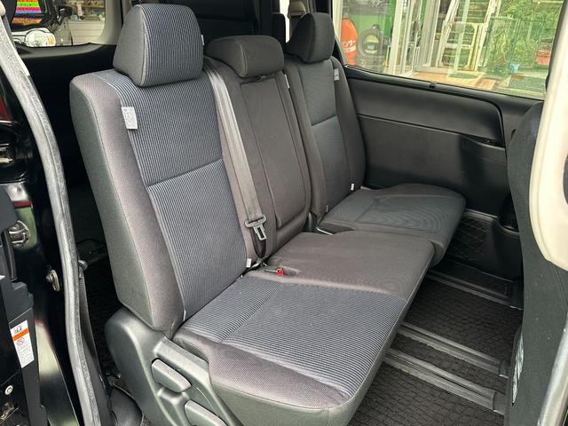 ノア Ｘ　４ＷＤ　衝突軽減ブレーキ　両側パワースライドドア　社外ナビゲーション　フリップダウンモニター　ＤＶＤ再生可能　Ｂｌｕｅｔｏｏｔｈ　バックカメラ　ＥＴＣ　社外エンジンスターター　ワイパーデアイサー（31枚目）