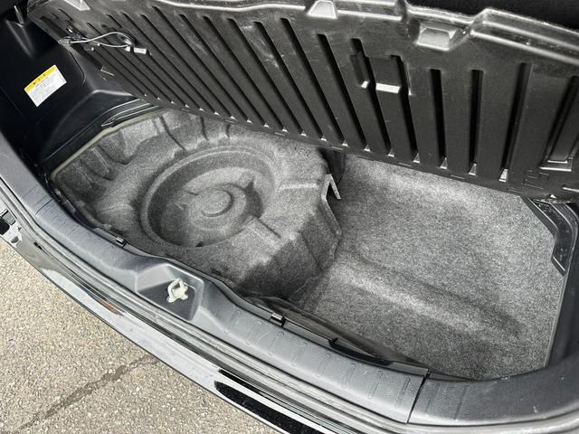 ノア Ｘ　４ＷＤ　衝突軽減ブレーキ　両側パワースライドドア　社外ナビゲーション　フリップダウンモニター　ＤＶＤ再生可能　Ｂｌｕｅｔｏｏｔｈ　バックカメラ　ＥＴＣ　社外エンジンスターター　ワイパーデアイサー（38枚目）