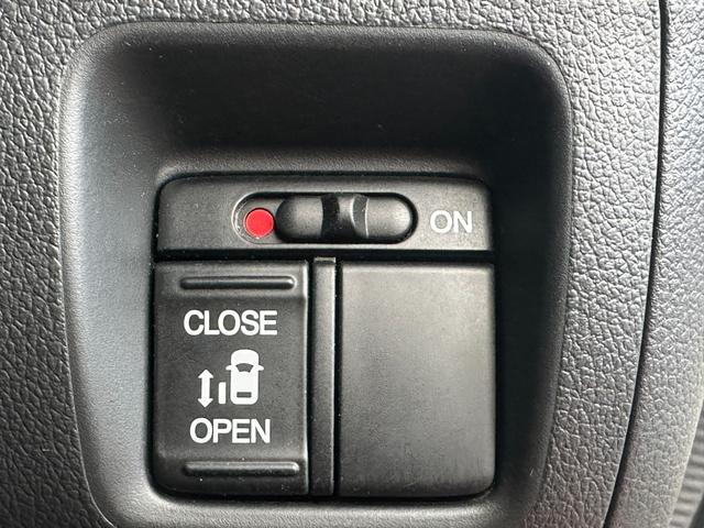 N-BOXカスタム G・Lパッケージ 4WD 社外ナビゲーション Bluetooth HIDヘッドライト 左側パワースライドドア 純正エンジンスターター オートエアコン イオンプラズマクラスター スマートキー 前席シートヒーター(8枚目)