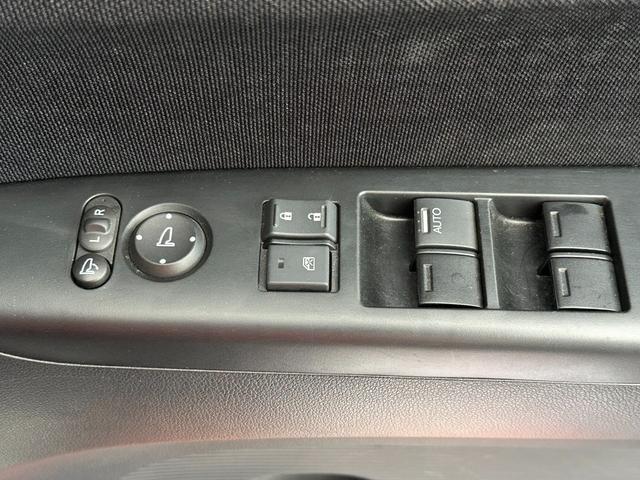 N-BOXカスタム G・Lパッケージ 4WD 社外ナビゲーション Bluetooth HIDヘッドライト 左側パワースライドドア 純正エンジンスターター オートエアコン イオンプラズマクラスター スマートキー 前席シートヒーター(40枚目)