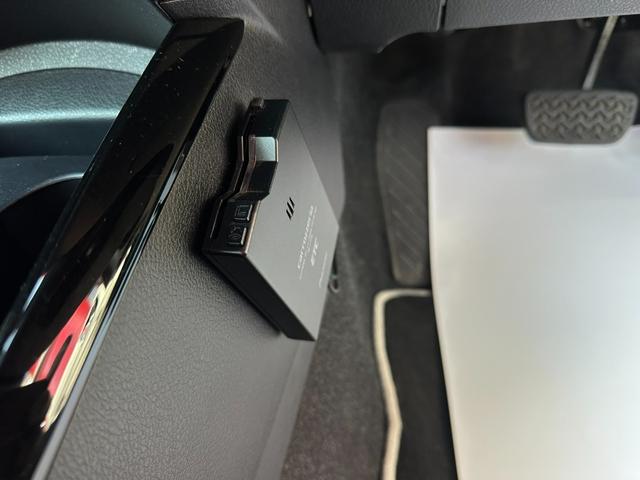 カローラフィールダー 1.5G エアロツアラー・ダブルバイビー 4WD TRDフロントスポイラー 衝突軽減ブレーキ 社外エンジンスターター 社外ナビゲーション バックカメラ ETC 前後ドライブレコーダー オートハイビーム ワイパーデアイサー ナノイー LED(6枚目)