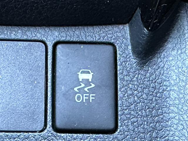 カローラフィールダー 1.5G エアロツアラー・ダブルバイビー 4WD TRDフロントスポイラー 衝突軽減ブレーキ 社外エンジンスターター 社外ナビゲーション バックカメラ ETC 前後ドライブレコーダー オートハイビーム ワイパーデアイサー ナノイー LED(17枚目)