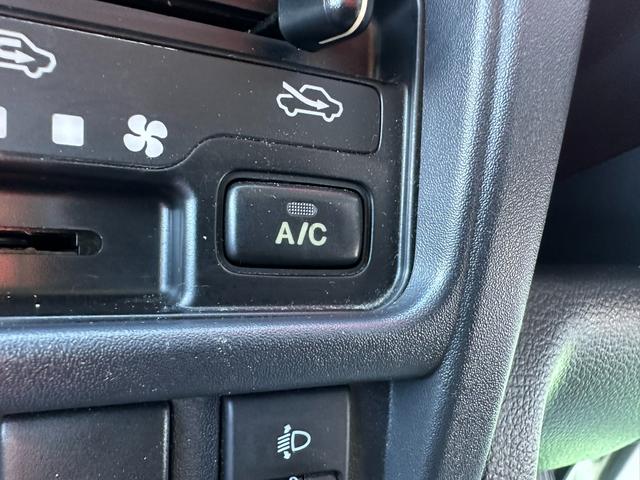 ＮＴ１００クリッパートラック ＤＸ　４ＷＤ　幌付き　エアコン　パワステ　Ｄ席エアバック　オートマチック車（3枚目）