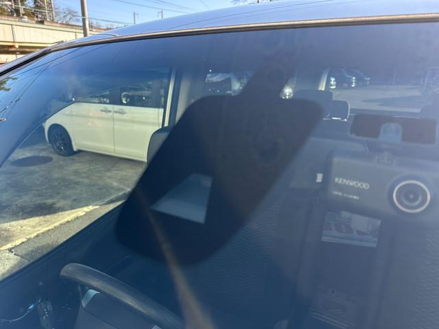 セレナ 20X アドバンスドセーフティパッケージ 4WD 左側パワースライドドア アラウンドビューモニター 純正ナビ ETC 前後ドライブレコーダー ETC HIDライト フォグランプ クルーズコントロール スマートキー リアオートエアコン(3枚目)