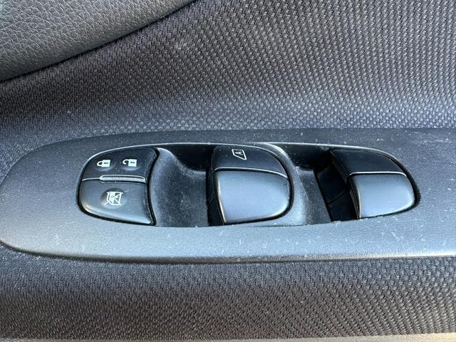 セレナ 20X アドバンスドセーフティパッケージ 4WD 左側パワースライドドア アラウンドビューモニター 純正ナビ ETC 前後ドライブレコーダー ETC HIDライト フォグランプ クルーズコントロール スマートキー リアオートエアコン(23枚目)