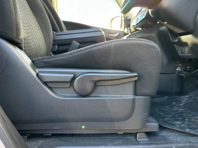 セレナ 20X アドバンスドセーフティパッケージ 4WD 左側パワースライドドア アラウンドビューモニター 純正ナビ ETC 前後ドライブレコーダー ETC HIDライト フォグランプ クルーズコントロール スマートキー リアオートエアコン(25枚目)