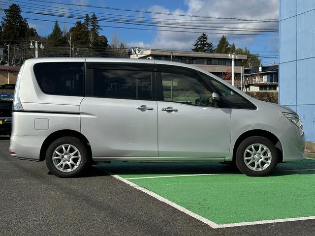 セレナ 20X アドバンスドセーフティパッケージ 4WD 左側パワースライドドア アラウンドビューモニター 純正ナビ ETC 前後ドライブレコーダー ETC HIDライト フォグランプ クルーズコントロール スマートキー リアオートエアコン(37枚目)