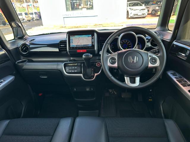 Ｎ－ＢＯＸカスタム Ｇ・ターボＬパッケージ　４ＷＤターボ　両側パワースライドドア　純正ナビゲーション　　　バックカメラ　パドルシフト　クルーズコントロール　社外エンジンスターター　前席シートヒーター　ミラーヒーター　横滑り防止装置　ＨＩＤライト（2枚目）