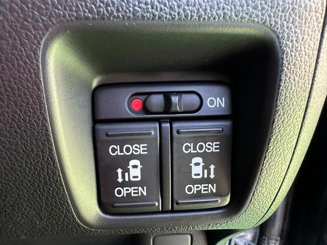 Ｎ－ＢＯＸカスタム Ｇ・ターボＬパッケージ　４ＷＤターボ　両側パワースライドドア　純正ナビゲーション　　　バックカメラ　パドルシフト　クルーズコントロール　社外エンジンスターター　前席シートヒーター　ミラーヒーター　横滑り防止装置　ＨＩＤライト（7枚目）