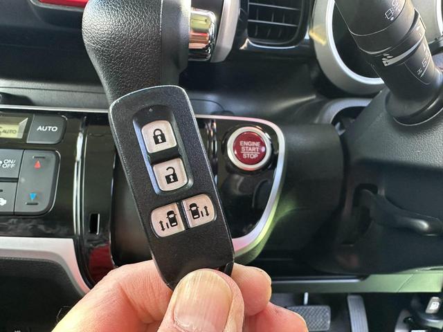 Ｎ－ＢＯＸカスタム Ｇ・ターボＬパッケージ　４ＷＤターボ　両側パワースライドドア　純正ナビゲーション　　　バックカメラ　パドルシフト　クルーズコントロール　社外エンジンスターター　前席シートヒーター　ミラーヒーター　横滑り防止装置　ＨＩＤライト（8枚目）