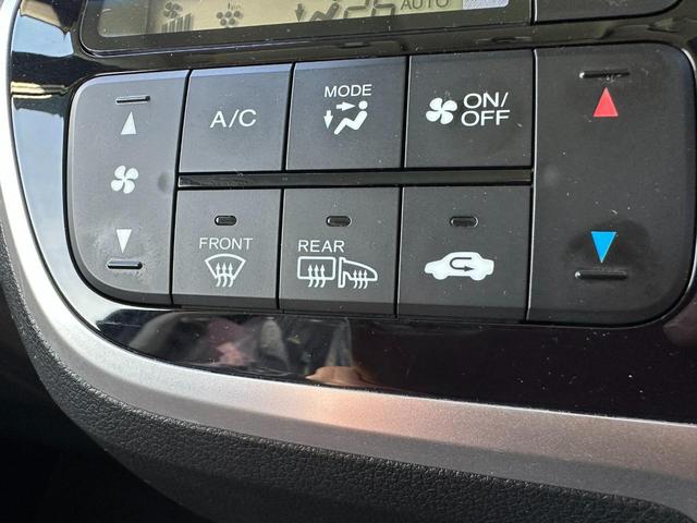 Ｎ－ＢＯＸカスタム Ｇ・ターボＬパッケージ　４ＷＤターボ　両側パワースライドドア　純正ナビゲーション　　　バックカメラ　パドルシフト　クルーズコントロール　社外エンジンスターター　前席シートヒーター　ミラーヒーター　横滑り防止装置　ＨＩＤライト（18枚目）