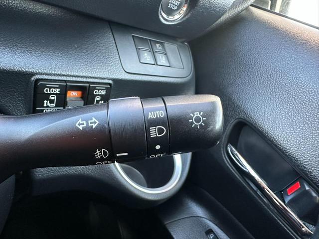 �Â��Ȃ�ƃ��C�g���_�����A���邢���ɂ̓��C�g�������Ő؂�ւ��I�[�g���C�g�B�����Y��ɂ��A�t���Y��ɂ����S�ȋ@�\