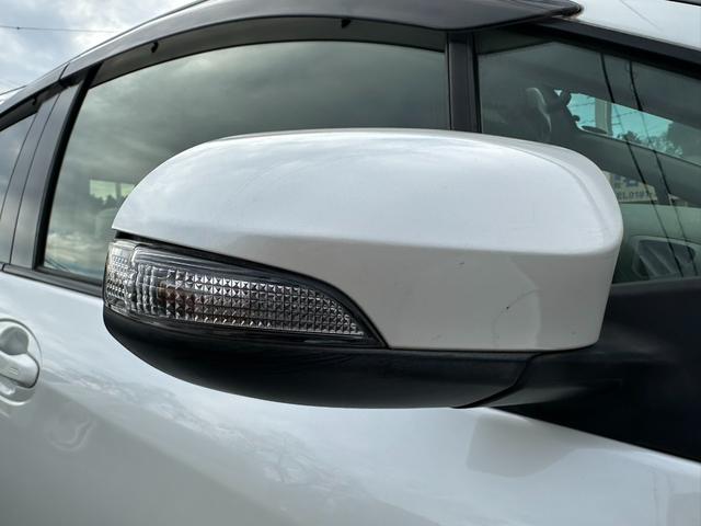 �~���[�ƈ�̂ɂȂ��Ă���~���[�E�B���J�[�B���₷���ʒu�Ŏ��͂̐l�֋Ȃ��������m�点�邱�Ƃ��ł��܂�