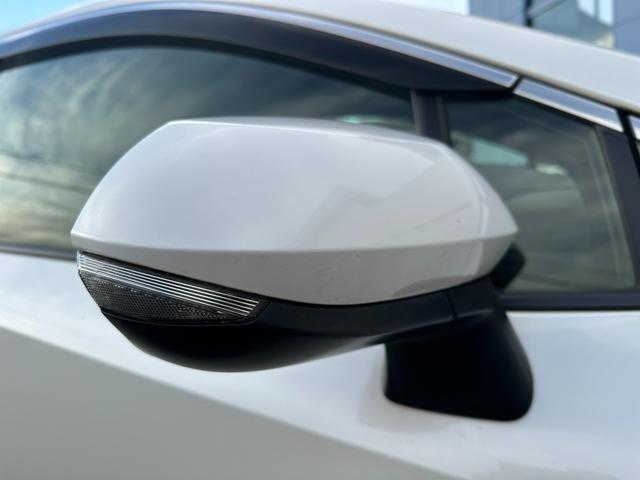 �~���[�ƈ�̂ɂȂ��Ă���~���[�E�B���J�[�B���₷���ʒu�Ŏ��͂̐l�֋Ȃ��������m�点�邱�Ƃ��ł��܂�