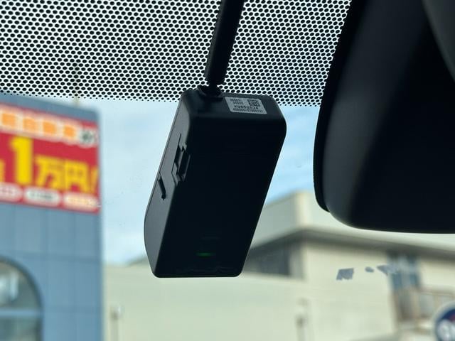 カローラスポーツ Ｇ　Ｚ　４ＷＤターボ　純正ナビ　バックカメラ　純正１８インチアルミ　純正エンジンスターター　パドルシフト　クルーズコントロールＥＴＣ　Ｂｌｕｅｔｏｏｔｈ　ヘッドアップディスプレー　ドライブレコーダー（4枚目）