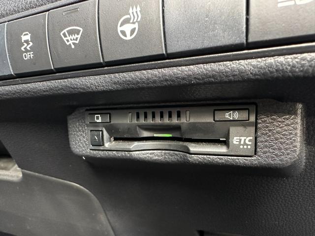 カローラスポーツ Ｇ　Ｚ　４ＷＤターボ　純正ナビ　バックカメラ　純正１８インチアルミ　純正エンジンスターター　パドルシフト　クルーズコントロールＥＴＣ　Ｂｌｕｅｔｏｏｔｈ　ヘッドアップディスプレー　ドライブレコーダー（9枚目）