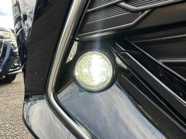 カローラスポーツ Ｇ　Ｚ　４ＷＤターボ　純正ナビ　バックカメラ　純正１８インチアルミ　純正エンジンスターター　パドルシフト　クルーズコントロールＥＴＣ　Ｂｌｕｅｔｏｏｔｈ　ヘッドアップディスプレー　ドライブレコーダー（11枚目）