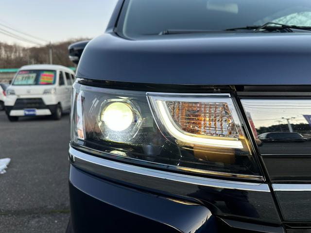 ワゴンＲカスタムＺ ハイブリッドＺＴ　４ＷＤターボ　社外ナビゲーション　Ｂｌｕｅｔｏｏｔｈ　ＤＶＤ再生可能　パドルシフト　ＬＥＤヘッドライト　アダプティブクルーズコントロール　前席シートヒーター　ミラーヒーター　純正１５インチアルミ（8枚目）