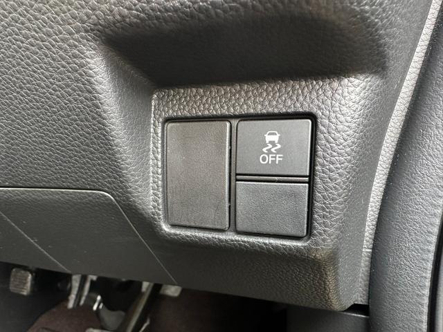 �ᓹ�ȂǂŎԂ̃X���b�v�������Ō��m���A�u���[�L�ƃG���W���o�͂𐧌䂵�Ďԗ������肳���鉡����h�~���u�������Ċ���₷���H�ʂł����S�ł�