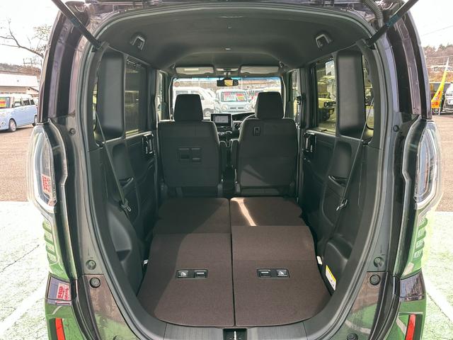 ���A�V�[�g�̔w�������|���Α傫�ȉו����ς߂܂��B���]�Ԃ��y�X�ł���