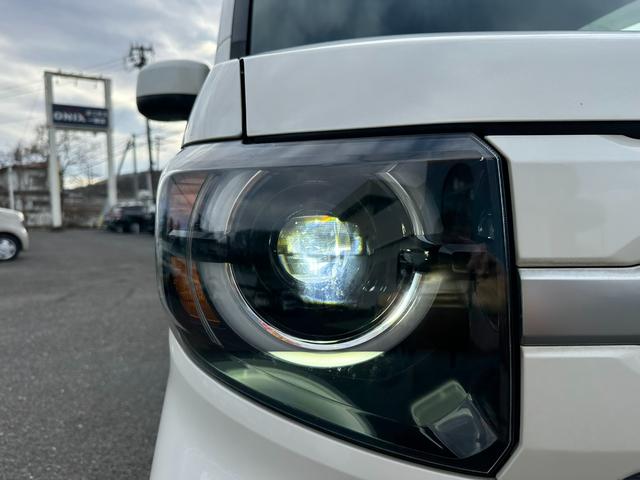 �X�������Ȃ��ĈÂ��铹�ł��k�d�c���C�g�Ŗ��邭�Ƃ炵�Ă���܂��B���s�҂̔����������Ĉ��S�ł���