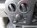 ミニキャブバン Ｍ　４ＷＤ　５速マニュアル　ライトレベライザー　スピーカー内臓ＡＭＦＭラジオデッキ　ラゲッジルームランプ　エアコン　パワステ　ＡＢＳ　運転席助手席エアバック（8枚目）