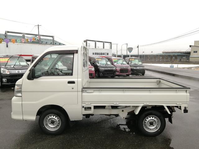 ハイゼットトラック スペシャル　４ＷＤ　オートマ　パワステ　荷台マット　ゲートプロテクター　ゲートチェーン　リアコーナーリフレクター（6枚目）