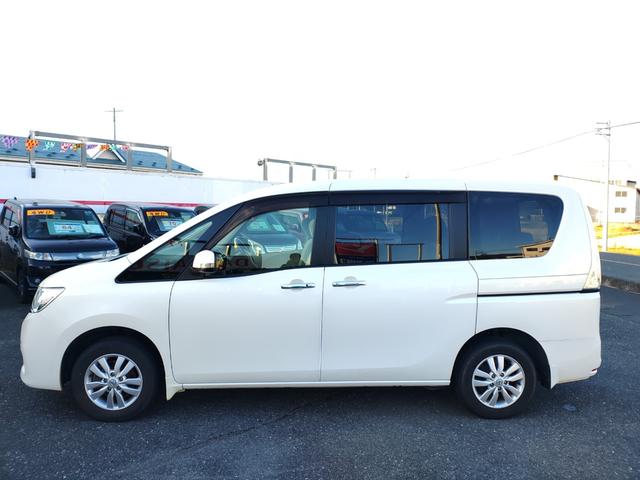 セレナ ２０Ｇ　４ＷＤ　両側パワースライドドア　クルーズコントロール　リアエアコン　ソナー（5枚目）