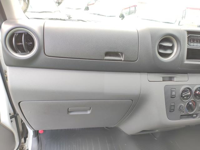 ＮＶ３５０キャラバンバン 　両側オートクロージャー　リアクーラー　リアヒーター（22枚目）