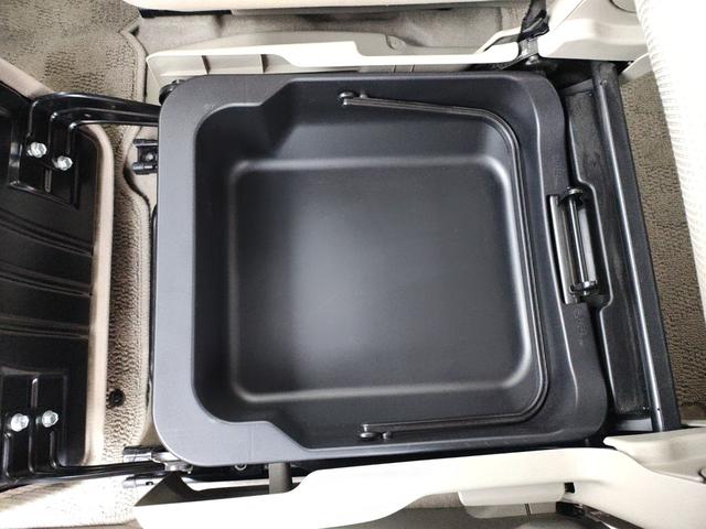 スペーシア Ｘ　４ＷＤ　ロールサンシェード　パワースライドドア　オーバーヘッドコンソール（18枚目）