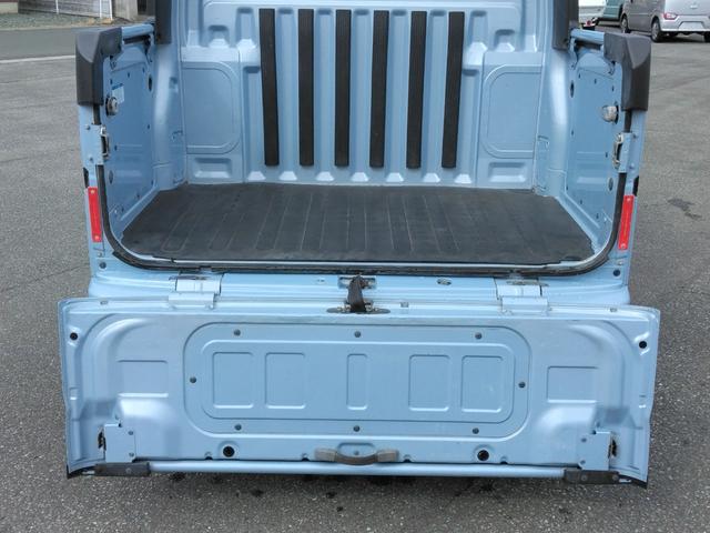 DAIHATSU HIJET CARGO DECKVAN GL | 2017 | LIGHT BLUE | 100639 DAIHATSU HIJET CARGO DECKVAN GL | 2017 | LIGHT BLUE | 100639