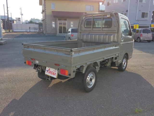 キャリイトラック 農繁スペシャル　４ＷＤ　ＭＴ　衝突被害軽減システム　クリアランスソナー　レーンアシスト　キーレスエントリー　ＥＳＣ　エアコン　パワーステアリング　パワーウィンドウ　運転席エアバッグ　助手席エアバッグ（4枚目）