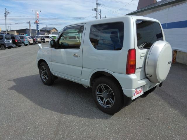 ジムニー クロスアドベンチャー　４ＷＤ　バックカメラ　キーレスエントリー　電動格納ミラー　シートヒーター　ＡＴ　ＡＢＳ　ＣＤ　ＤＶＤ再生　ＵＳＢ　ミュージックプレイヤー接続可　アルミホイール　衝突安全ボディ　エアコン（15枚目）