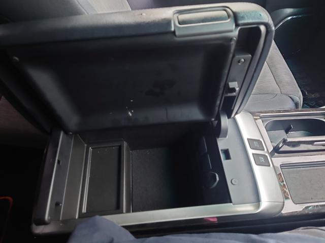 ヴェルファイアハイブリッド ZR 4WD 車検2年 両側パワースライドドア フルセグナビ フリップダウンモニター バックカメラ 後席エアコン ドライブレコーダー キャプテンシート(25枚目)