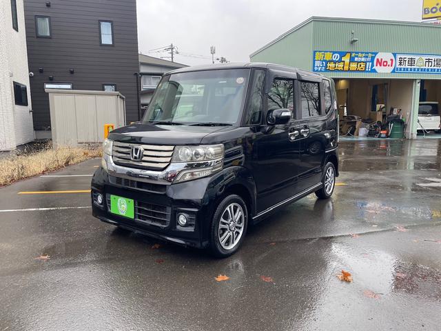 N-BOXカスタム G・Lパッケージ 車検2年 4WD パワースライドドア プッシュスタート スマートキー 純正アルミホイール エンジンスターター カロッツェリアナビテレビ オートエアコン フォグランプ パワーウィンドウ 電格ドアミラー(3枚目)